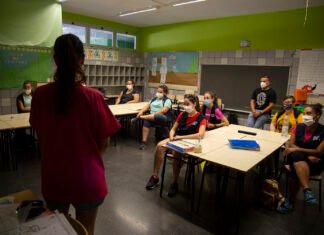 Las enfermeras escolares de Onda llevan 75 días fuera de los colegios esperando la autorización de la Generalitat
