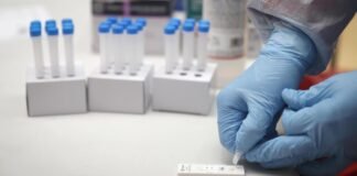 Madrid activa la realización de test antígenos en 13 nuevas zonas básicas de salud