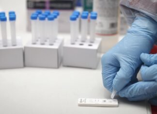 Madrid activa la realización de test antígenos en 13 nuevas zonas básicas de salud