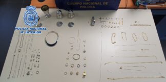 La Policía Nacional detiene a los integrantes de la banda que robaba en viviendas con el método del hilo de pegamento