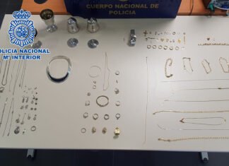 La Policía Nacional detiene a los integrantes de la banda que robaba en viviendas con el método del hilo de pegamento