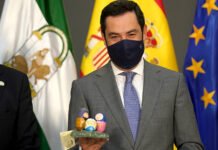 El presidente de Andalucía invita a sus paisanos a celebrar la Navidad como sustento de muchas familias y pilar económico en estas fechas