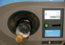 La Ley Valenciana de Economía Circular propondrá implantar antes de 2023 un sistema de devolución por incentivo de botellas de plástico