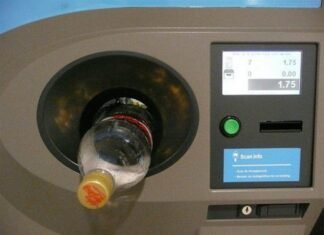 La Ley Valenciana de Economía Circular propondrá implantar antes de 2023 un sistema de devolución por incentivo de botellas de plástico