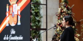 Díaz Ayuso reivindica la Constitución como barrera para que totalitarios no acaben con la libertad