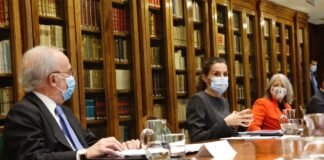 La Reina de España Doña Letizia presidió el Patronato FundéuRAE en una reunión sobre el buen uso del español en los medios de comunicación