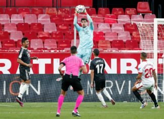 El Real Madrid gana en Sevilla y se encarama en puestos altos de la clasificación de la Liga