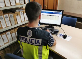 La Policía Nacional detiene a una mujer en Benidorm por simular ser víctima de un robo con violencia de más de 6.000 euros