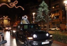 Los Reyes Magos llegan a Onda cargados de ilusión en una cabalgata adaptada a la pandemia de la Covid-19