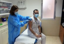 La Comunitat Valenciana inicia la vacunación del personal sanitario de primera línea