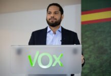 Ignacio Garriga apunta a dar la sorpresa liderando Vox en Cataluña y superar en votos y escaños al PP el 14-F