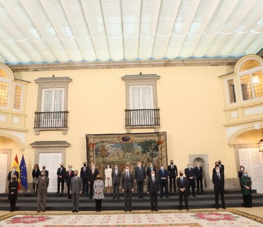 Su Majestad el Rey recibió a una representación del Patronato de la Fundación Euroamérica en el Palacio Real de El Pardo