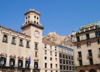 El alcalde de Alicante emplaza a los alicantinos en un bando a seguir plantando cara a la pandemia