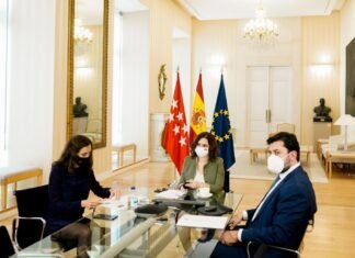 Díaz Ayuso lanza un “ruego desesperado” a la UE para que lleguen más vacunas contra el COVID
