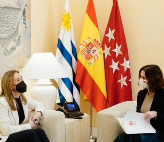 Díaz Ayuso refuerza la colaboración institucional entre Madrid y Uruguay