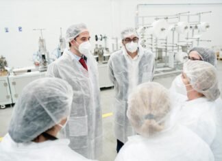 Madrid solicitará al Gobierno la reducción del IVA del 21% al 4% para las mascarillas FFP2