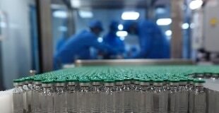 López Miras anuncia que 5.000 personas mayores de 80 años serán vacunadas esta semana en la Región de Murcia