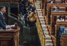 Abascal confirma la distancia infinita con el Gobierno Sánchez: «Sí hay una anomalía democrática. Ustedes»