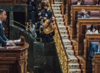Abascal confirma la distancia infinita con el Gobierno Sánchez: «Sí hay una anomalía democrática. Ustedes»