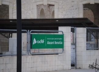 El Ayuntamiento de Alicante y Adif acuerdan paralizar las obras de la antigua estación de Murcia
