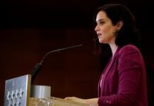 Díaz Ayuso insta a entregarse “al rearme moral y político” que España necesita