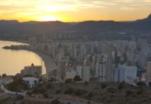 Cs exige que “una vacuna que haga salir al sector turístico de la crisis en la que está sumido”