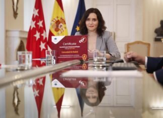 Díaz Ayuso recibe el premio Región Emprendedora Europea concedido a la Comunidad de Madrid por UE