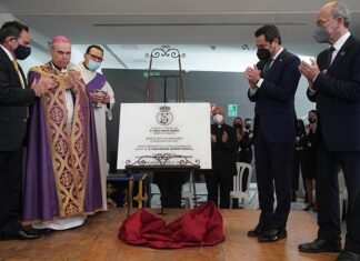 Moreno anuncia ayudas por valor de 3 millones de euros para la reactivación de los actos culturales promovidos por los Consejos de Hermandades en Andalucía