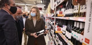 Ayuso refuerza los apoyos a los productores de vinos de Madrid con Denominación de Origen