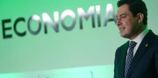 Moreno considera que el modelo andaluz es aplicable en Cataluña y puede dar un nuevo y mejor rumbo a España