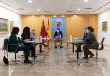 La Comunidad de Murcia pone en marcha una línea telefónica directa para pacientes con trastorno mental grave y sus familiares
