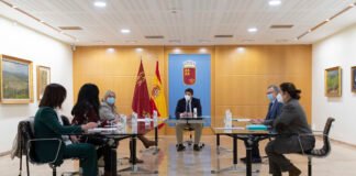 La Comunidad de Murcia pone en marcha una línea telefónica directa para pacientes con trastorno mental grave y sus familiares