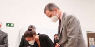 Los Reyes de España han visitado hoy la Real Fábrica de Tapices con motivo de su 300 aniversario