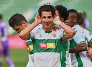 Elche y Betis empatan (1-1) en el Martínez Valero en un gran partido de los ilicitanos