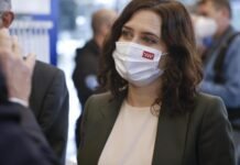 Díaz Ayuso anuncia un programa para combatir los efectos de la pandemia en los mayores dependientes
