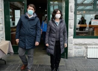 Díaz Ayuso avanza que estudia declarar BIC la estación de esquí de Navacerrada y evitar su cierre