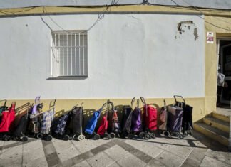 Andalucía impulsa un plan de choque para agilizar la nueva prestación extraordinaria de la Renta Mínima