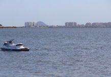La Comunidad de Murcia destina 1.100.000 euros en la instalación de redes contra las medusas en zonas de baño del Mar Menor
