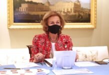 La Reina Doña Sofía presidió hoy una reunión virtual en favor de los enfermos de párkinson desde la Casa Real de España