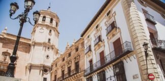 López Miras anuncia un Plan Director para la rehabilitación del casco histórico de Lorca que optará a los fondos europeos de recuperación