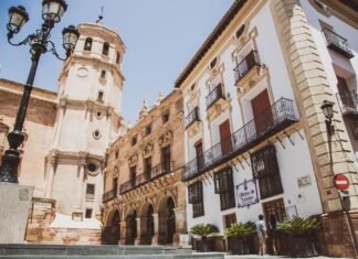 López Miras anuncia un Plan Director para la rehabilitación del casco histórico de Lorca que optará a los fondos europeos de recuperación