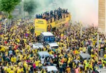 El Villarreal brindó a su afición la corona de Europa lograda en Gdansk
