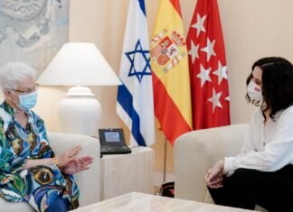 Díaz Ayuso se compromete con la embajadora de Israel a colaborar para erradicar el antisemitismo