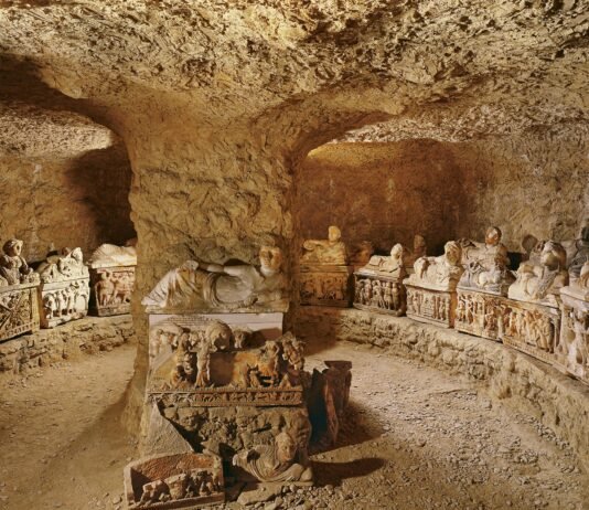 El MARQ acoge por primera vez una exposición internacional en Alicante sobre la cultura Etrusca en colaboración con museos italianos