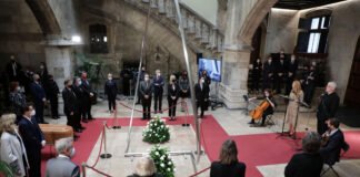 La Generalitat Valenciana rinde homenaje al poeta Francisco Brines, único Premio Cervantes de las letras valencianas