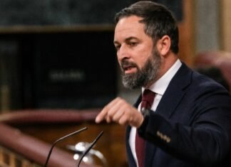 Abascal protesta contra la censura del Gobierno a un acto de VOX en Ceuta