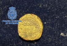 Detenido en Alicante un individuo que iba a vender en Wallapop una moneda de oro del siglo VIII procedente de un expolio