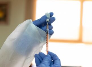 El Hospital Príncipe de Asturias concluye que la vacuna de la gripe previene el infarto