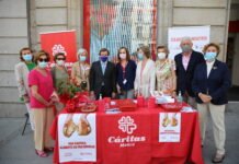 Almeida agradece la colaboración de los voluntarios de Cáritas y su labor para ayudar a las personas más desfavorecidas de Madrid