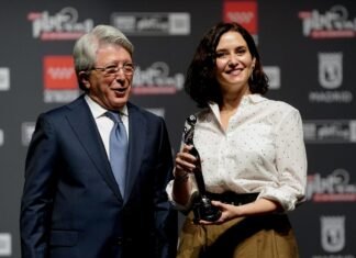 Díaz Ayuso recibe el reconocimiento de los Premios Platino por apoyar cine y cultura iberoamericana